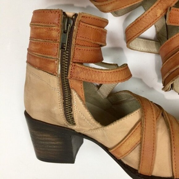 Freebird FB Grind Taupe Ankle Boots Size 9 Block Heel Leather Distressed Style - Picture 10 of 13